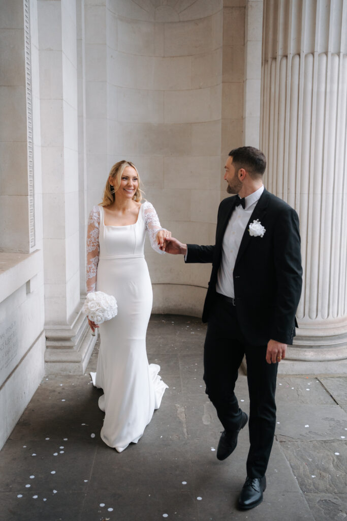 elopement portraits at old marylebone town hall