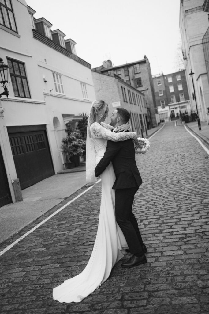 elopement portraits at old marylebone town hall