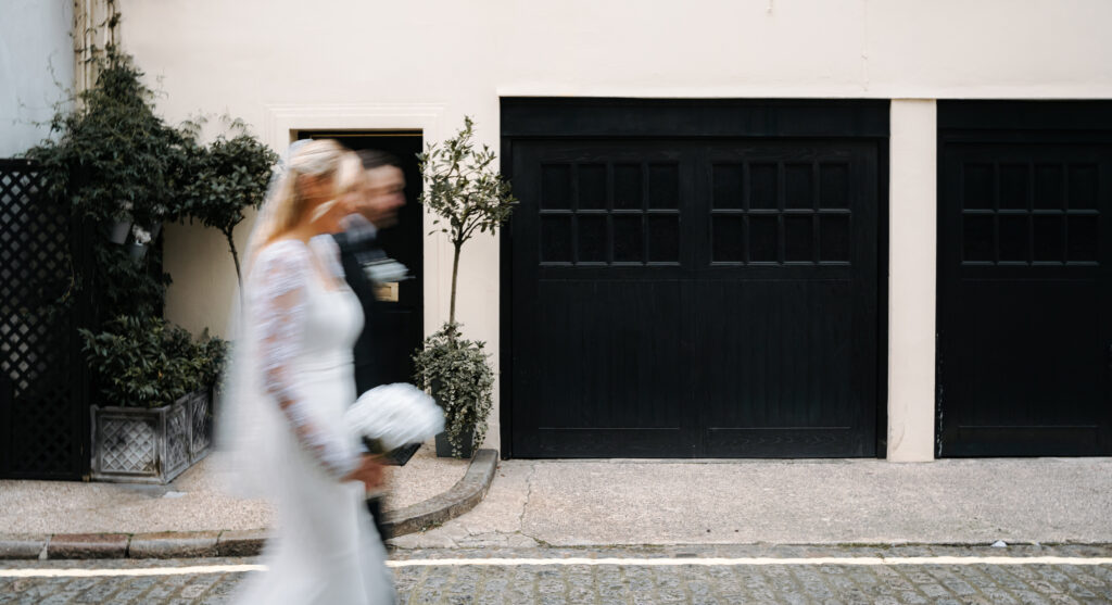 elopement portraits at old marylebone town hall